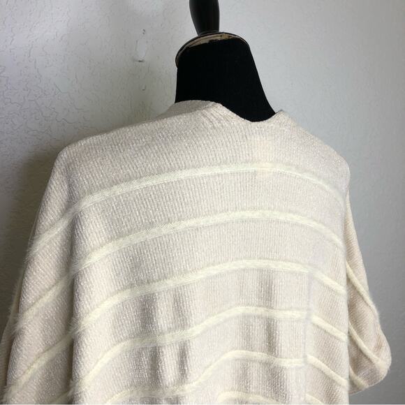 Anthropologie Akemi + Kin cream off white open front fringe poncho sweater O/S - Picture 8 of 16